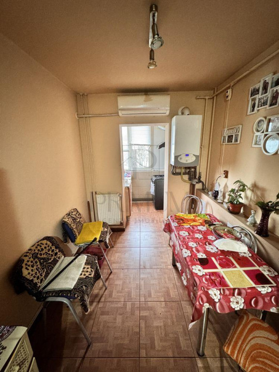 LIPOVEI - 3 cam - decomandat - centrala proprie - clima - E