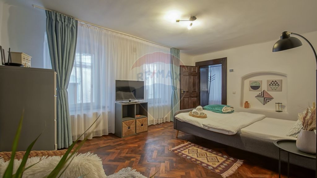 REZERVAT!Apartament cochet, strada Poarta Schei, în circ...