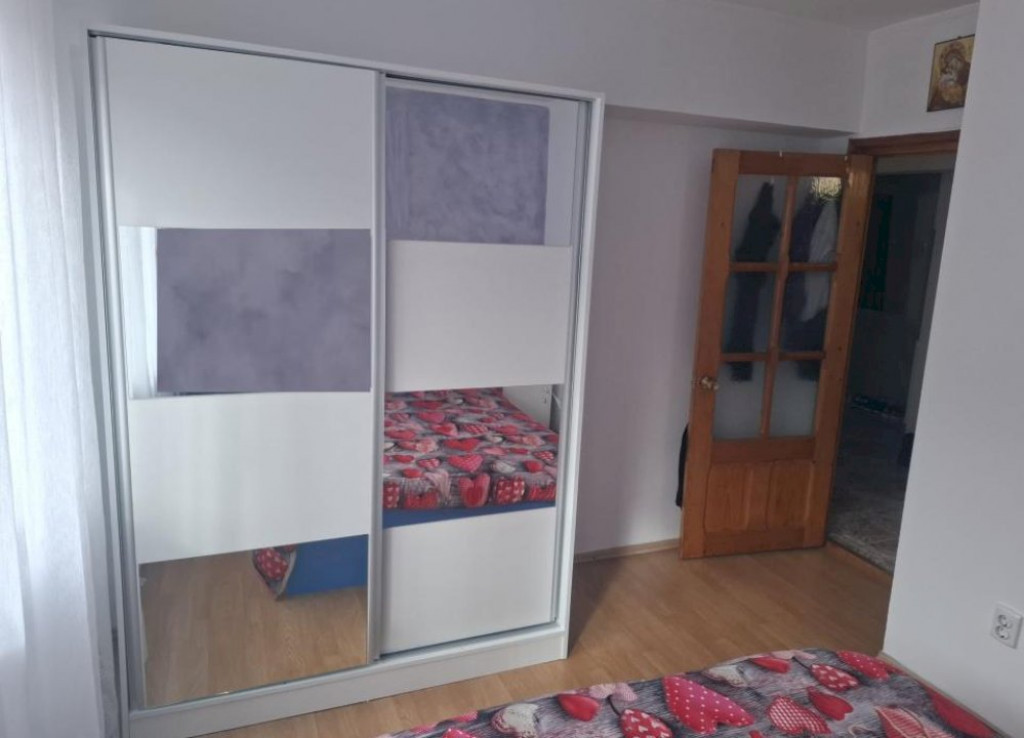 Ap 2 cam conf 1 decomandat 55 mp etaj 2 mobilat si utilat