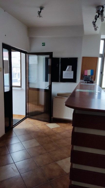 Inchiriem spatiu-birou- salon