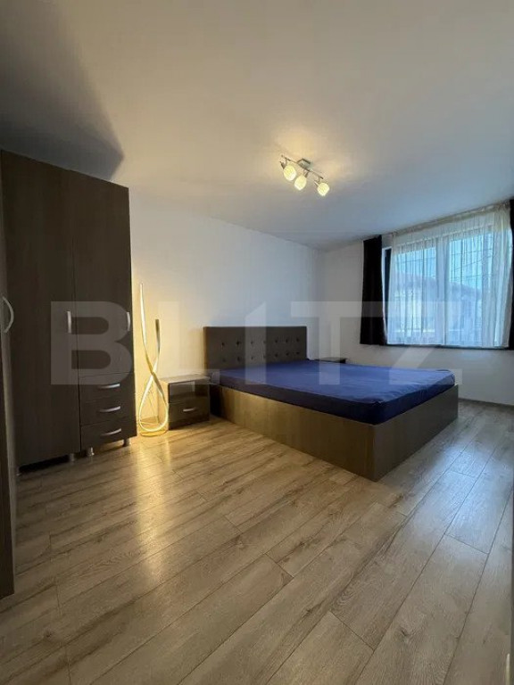 Casa de inchiriat, cu 3 camere, 110 mp, curte de 140 mp, zon