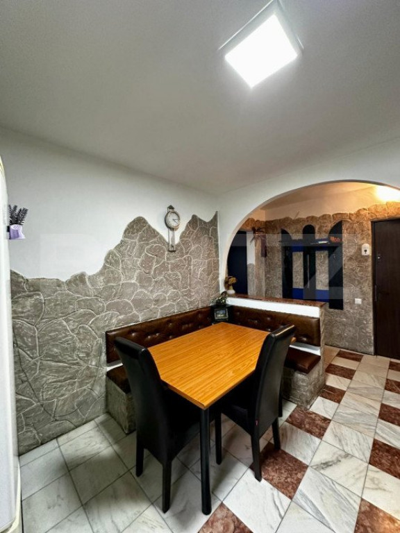 Apartament 2 camere la cheie, decomandat, 45 mp, zona Parkin