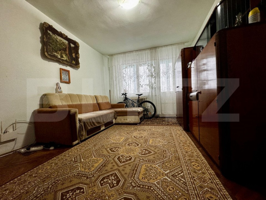 Apartament de vazare, cu 4 camere, 90 mp + balcoane, zona La