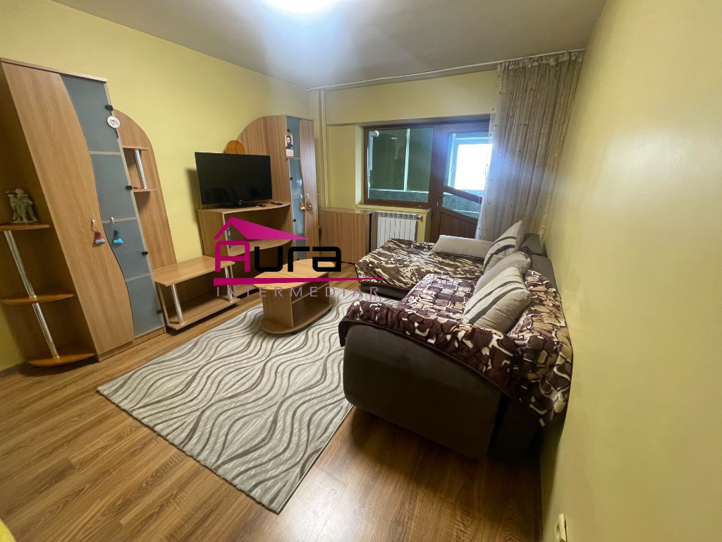 Inchiriez apartament 3 camere zona Victoriei