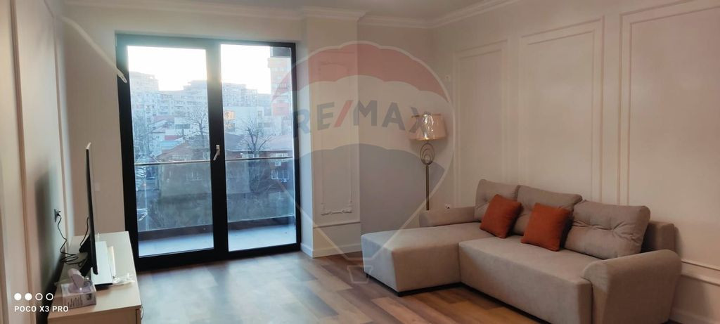 Apartament cu 2 camere de închiriat în zona P-ta Alba I...
