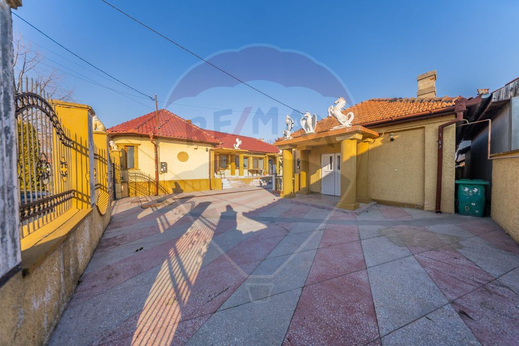 Spațiu Comercial de Închiriat – 190 mp, 4 camere, Dis...