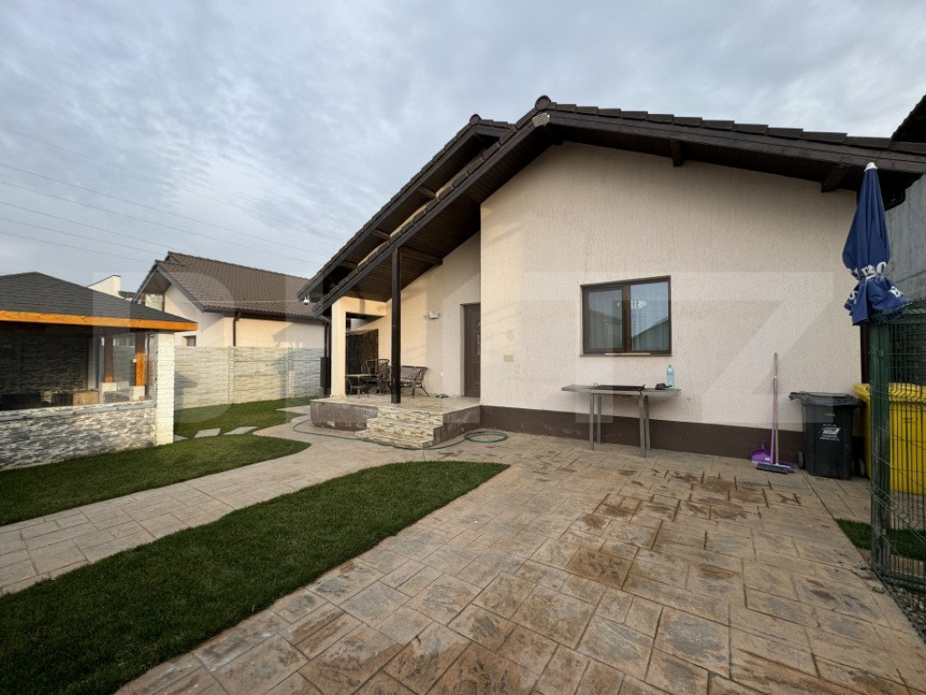 Casa de vanzare, cu 3 camere, 76 mp utili, 240 mp teren, zon