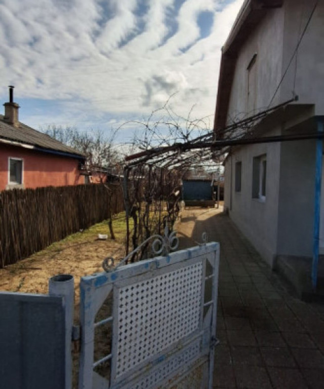 SULINA- CASA 3 CAMERE P+ M , TEREN 1009 MP