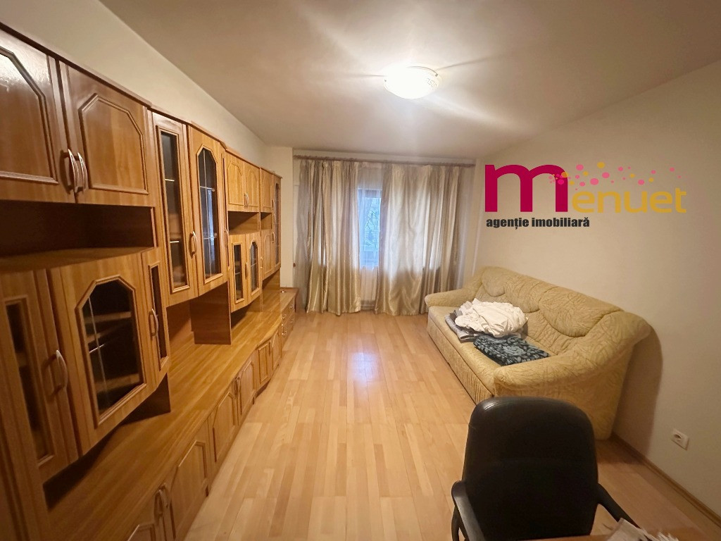 Apartament 3 camere,zona Centrala,parter