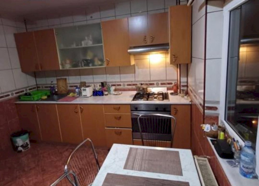 Apartament de 3 camere ( 300 M Metrou )-Obor