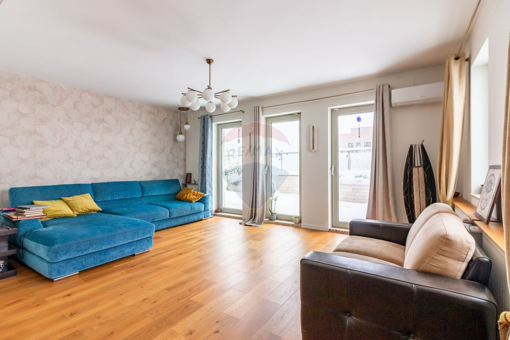 Apartament de vanzare| 3 camere si terasa amenajata | Zon...