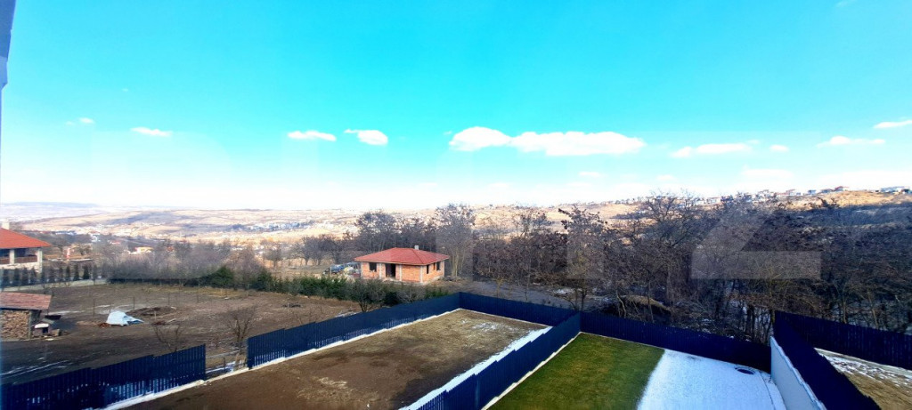 Casa in regim cuplat, 6 camere, 320 mp utili, teren 612 mp,