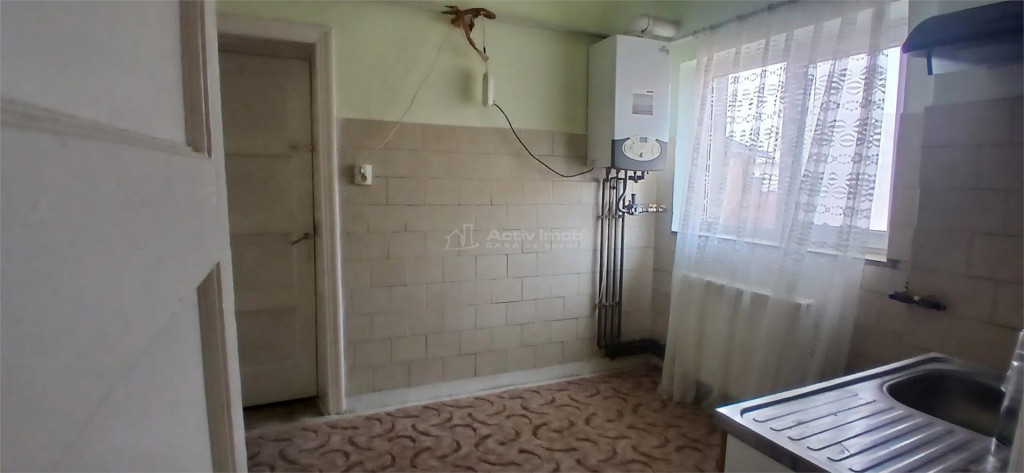 Casa cu 3 camere de inchiriat Centrul Vechi