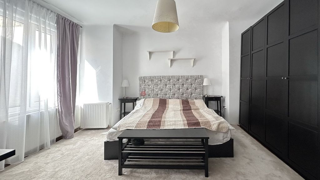 Parc si Facilitati in Zona