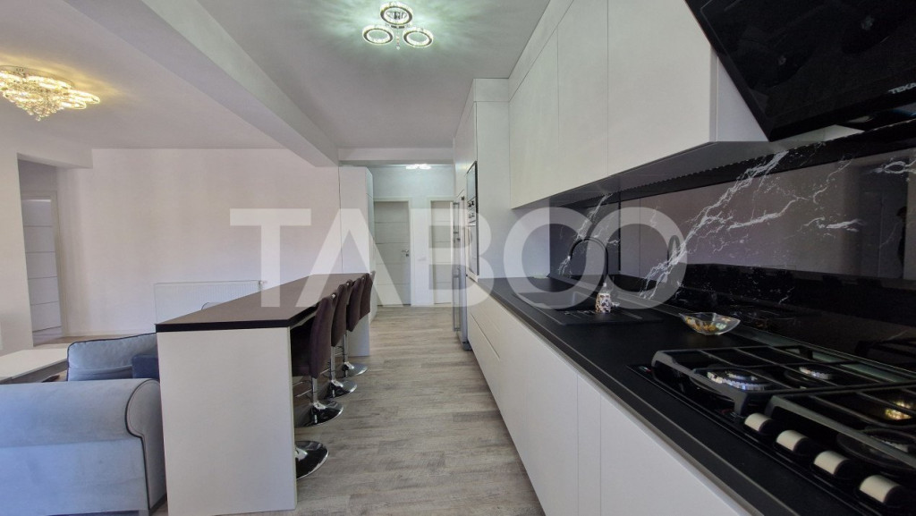 Apartament decomandat cu 3 camere balcon etaj intermediar Se