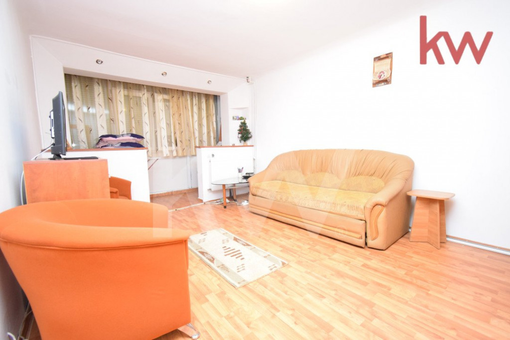 Garsoniera decomandata, etajul 2 Rovine - de inchirirat