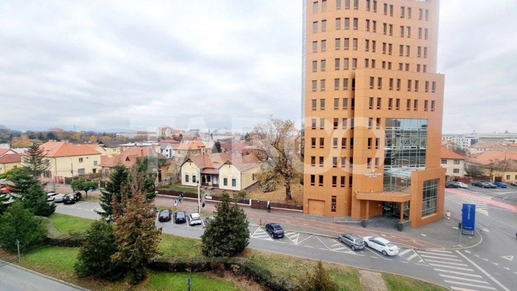 Apartament decomandat de vanzare la etaj intermediar Scoala