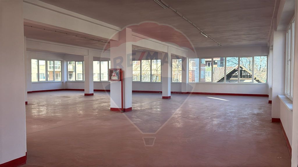 De închiriat spațiu comercial 754 mp în Marghita, Bihor