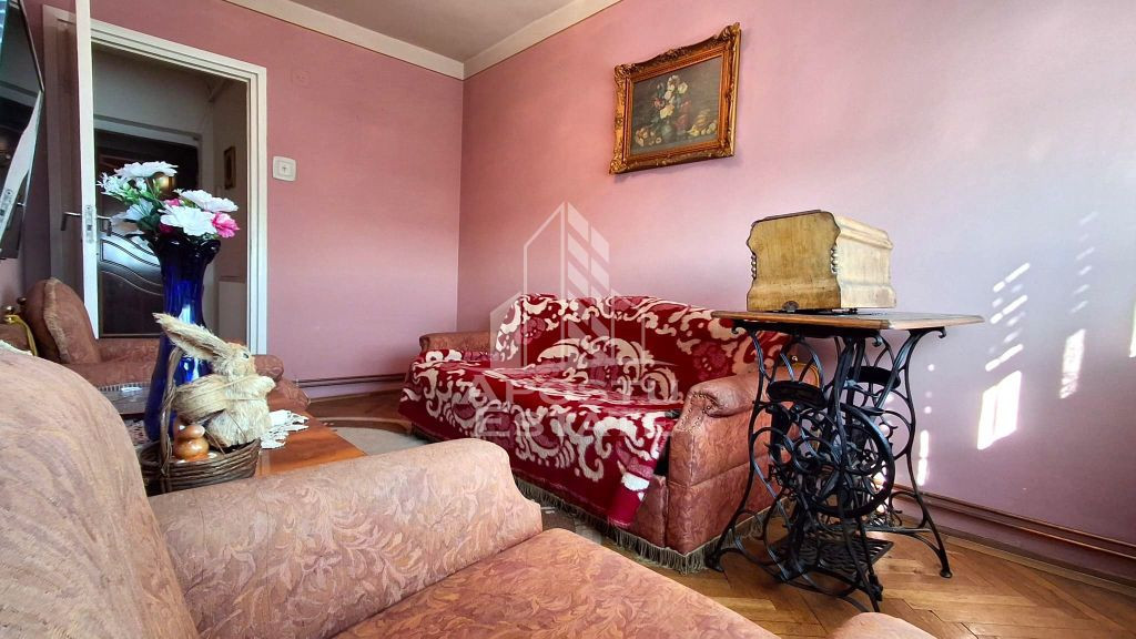 Apartament generos de vanzare 4 camere piata garii