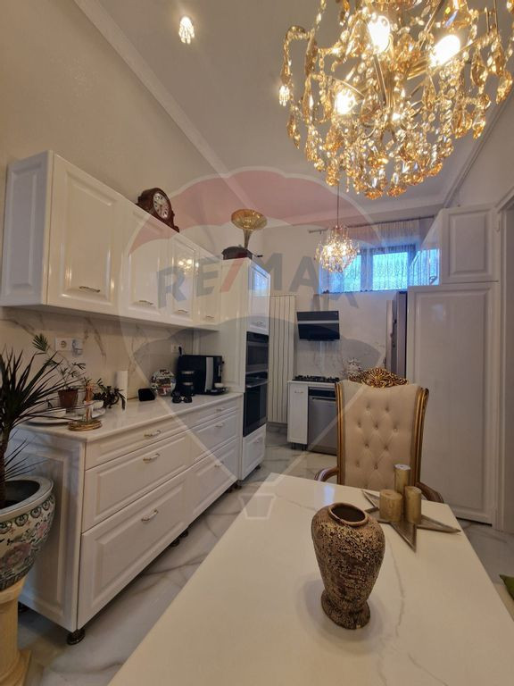 Apartament spatios la curte 2 dormitoare Salonta str. Rep...