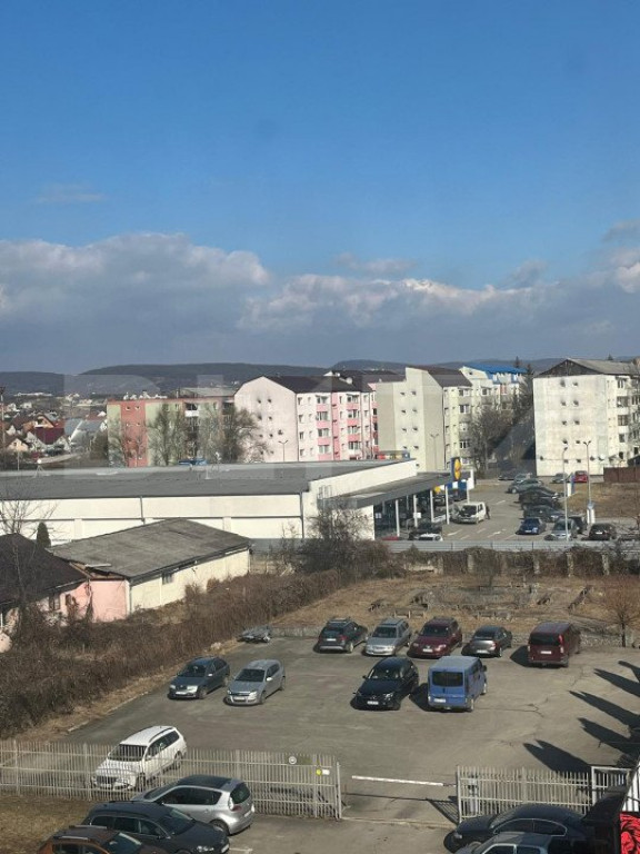 Apartament 2 camere, spațios, vizavi de facultate și Lidl