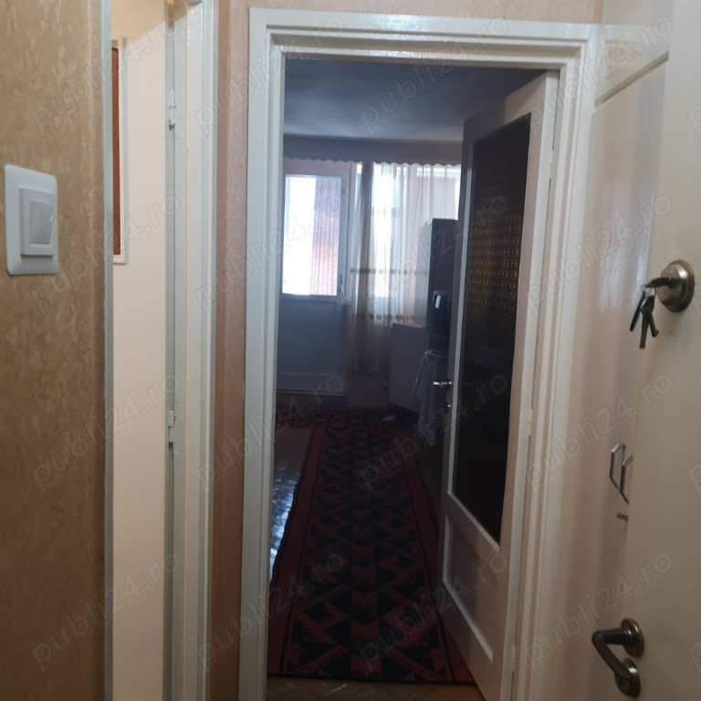 DOUA camere camin lipite etaj 3