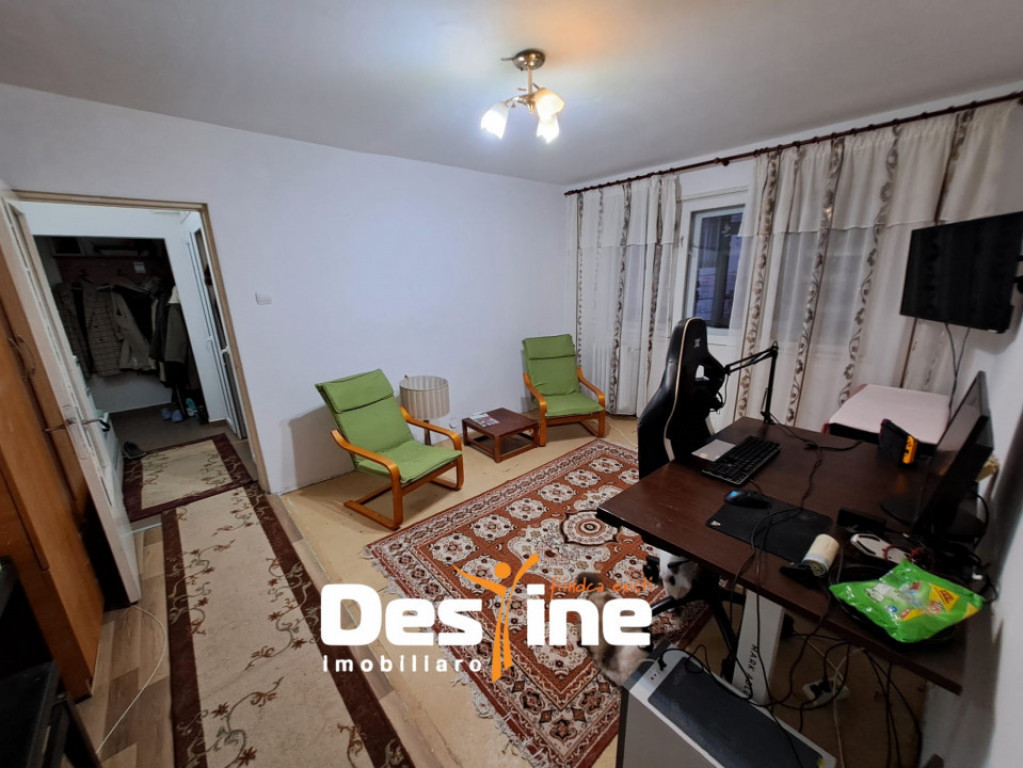 Alexandru cel Bun, apartament 3 camere, semidecomandat , 53.