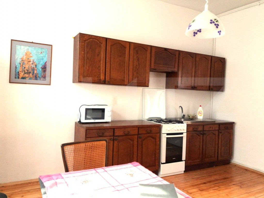 Casa calcan, 3 camere, 80 mp, zona Andrei Muresan