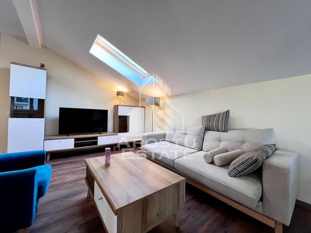 Apartament cu 3 camere, centrala proprie, loc de parcare,...