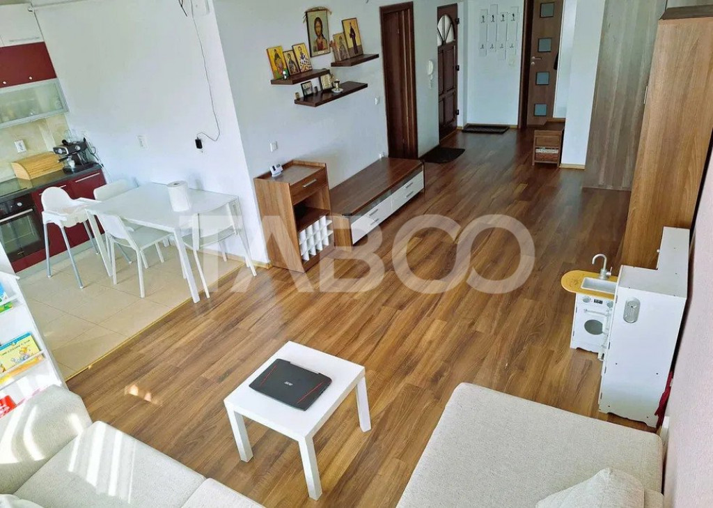 Apartament 4 camere de vanzare decomandat 110 mp zona Mihai