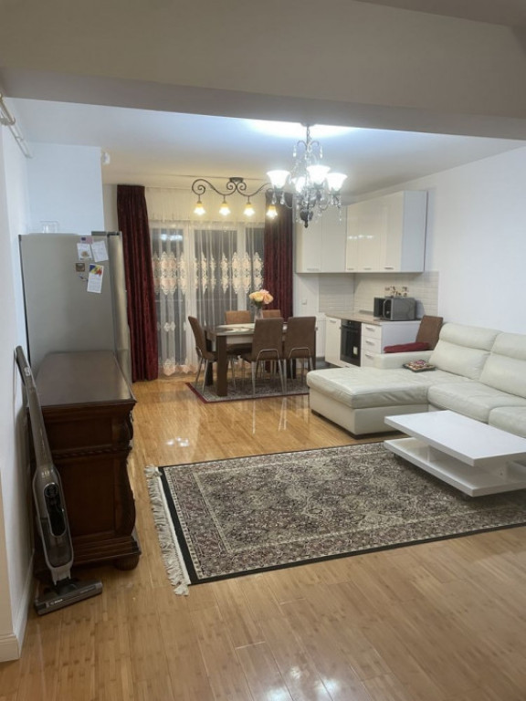 Apartament 3 camere de inchiriat, 78 MP, et 1, mall CORESI