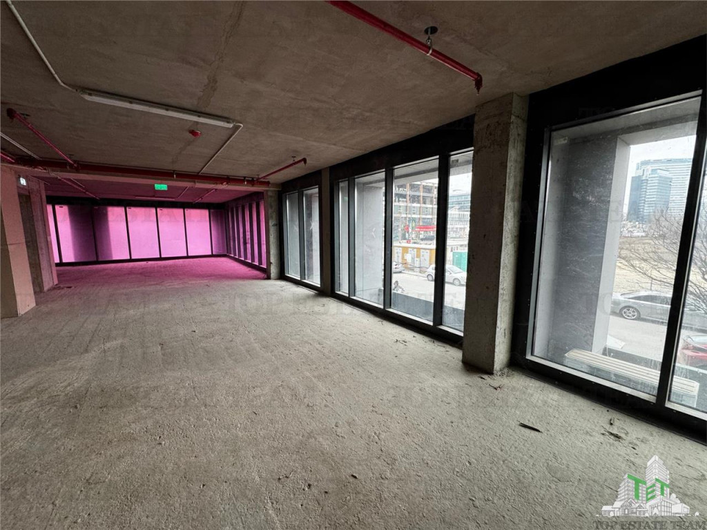 Spatiu Comercial / De Inchiriat / Pipera / Stradal