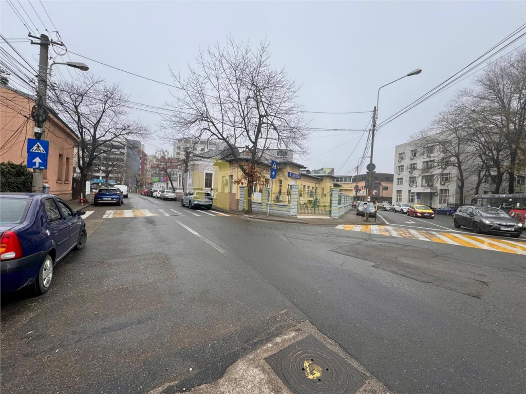 Casa 4 camere plus dependinte in Ploiesti, zona ultracentra