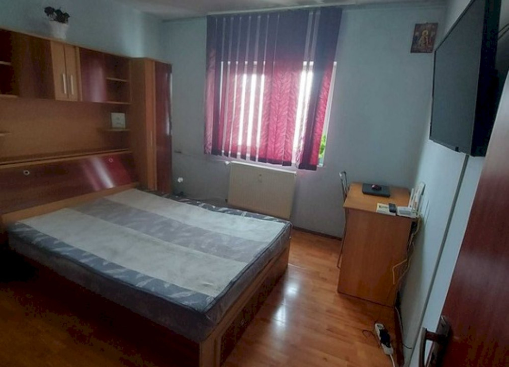 Apartament 3 camere ( Reabilitat/Decomandat) Nerva Traian