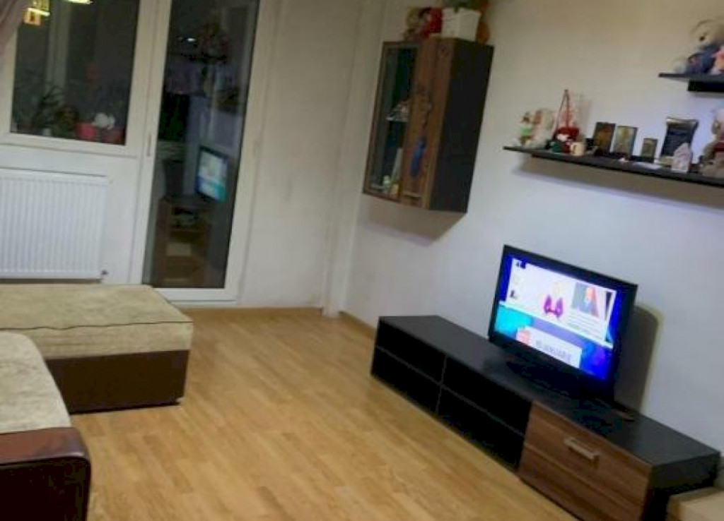 Apartament de Piata Resita ( DECOMANDAT )