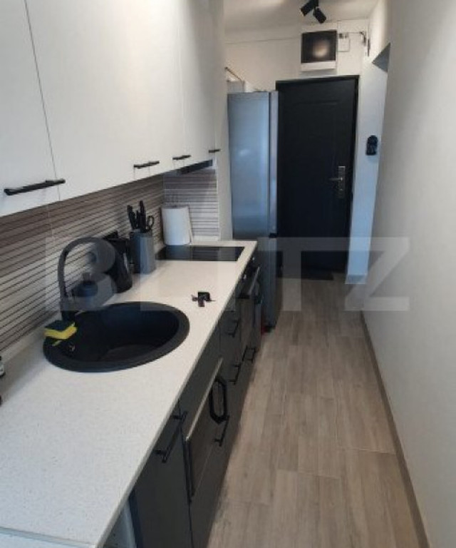 Garsoniera de 28 mp, prima inchiriere, etaj 2, zona Tractoru