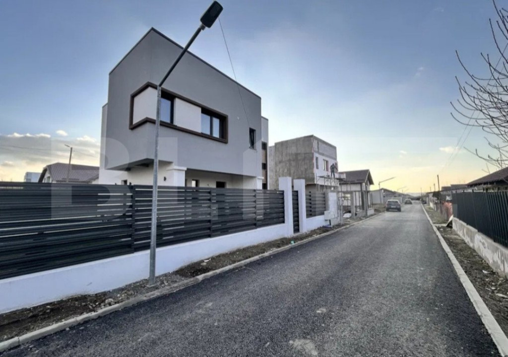 Casa P + E, SU 100 mp, teren 250 mp, toate utilitatile, zona