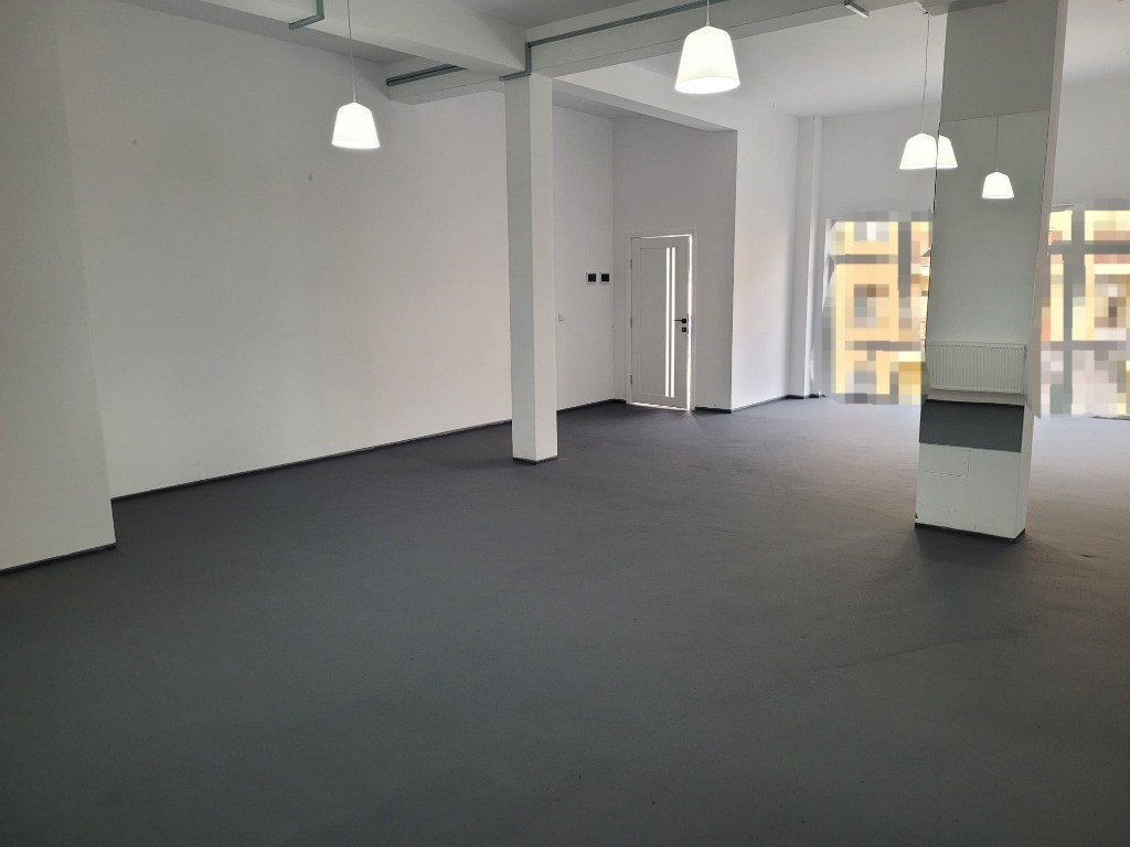 Spatiu comercial in CF sup.70 mp parter open space Floresti