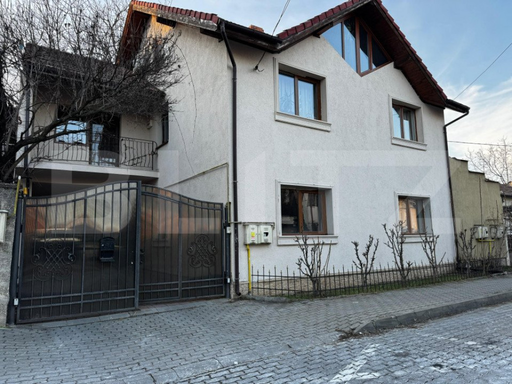 Casă cu 9 camere si 680mp teren – zona Cetate