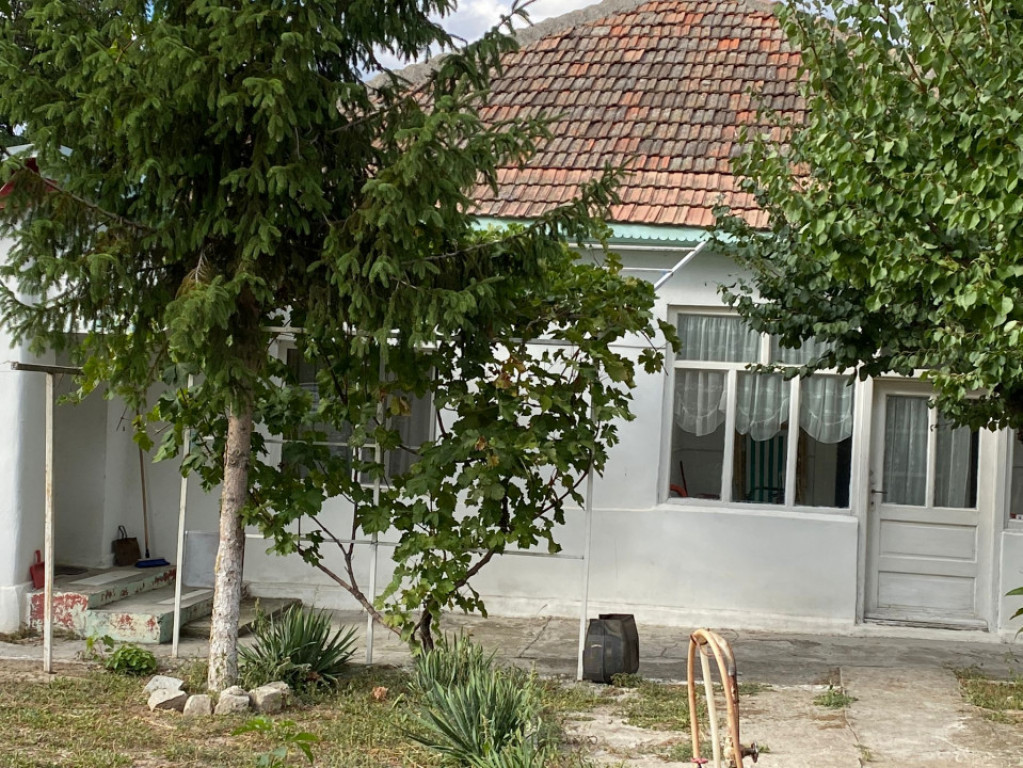 Casa situata la 250 m de centrul orasului Macin