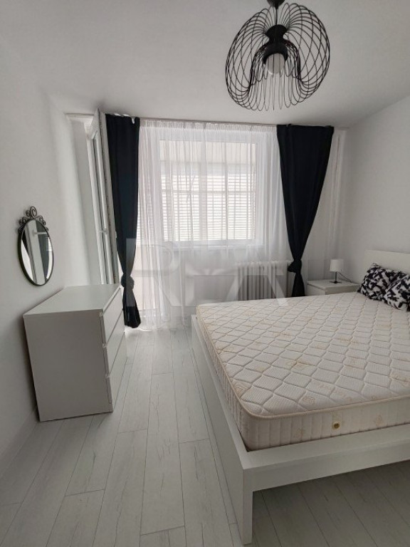 Apartament 3 camere, decomandat/ Drumul Taberei