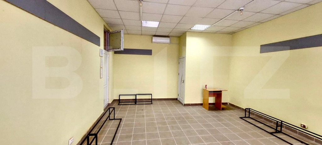 Spatiu comercial ultracentral 44mp utili, 60mp teren