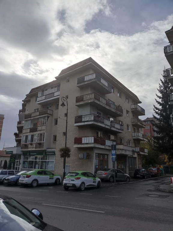 De vânzare apartament cu 4 camere în Sfântu Gheorghe