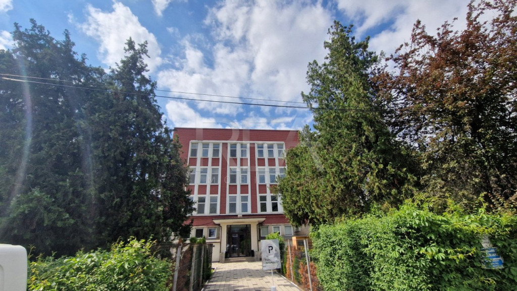 Cladire de birou/Spatiu de birouri | 5 minute metrou Republi