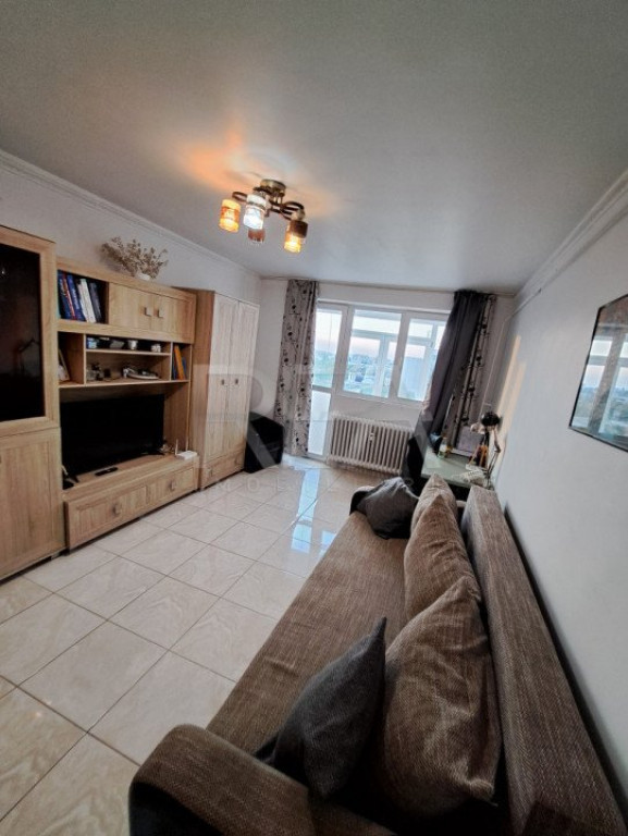 Apartament 3 camere, decomandat/ Drumul Taberei