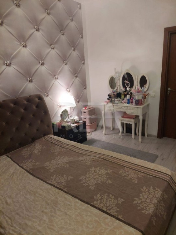 3 Camere 88 mp + Loc de Parcare Bloc Nou Titan