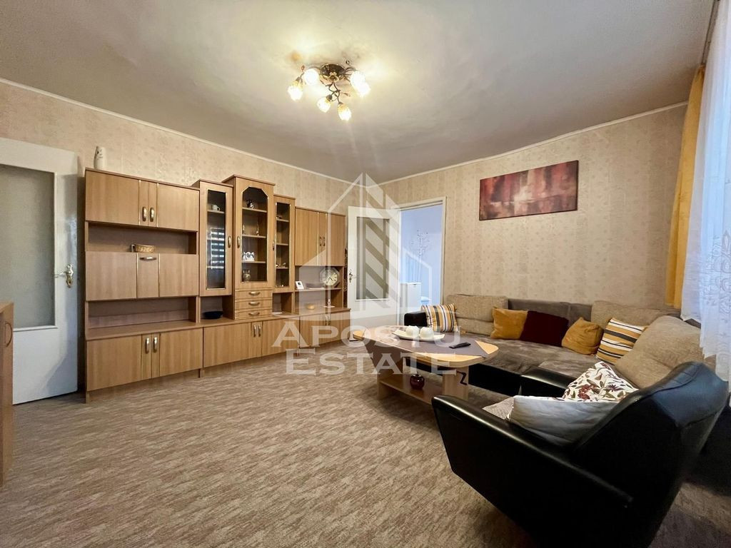 Apartament 3 camere,centrala proprie,AC,zona Girocului