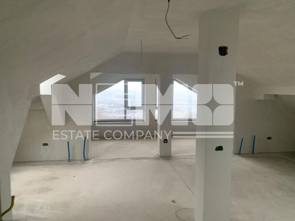 Penthouse| Zamca| 183 mp