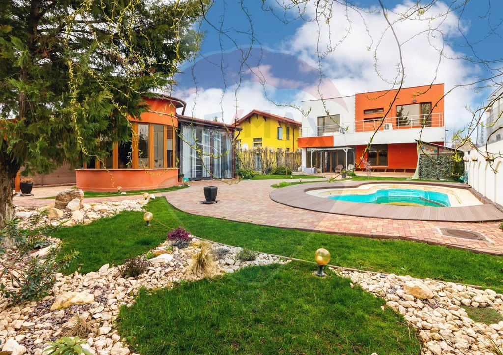Casă / Vilă, adiacent Iancu Nicolae, piscina, teren 115...