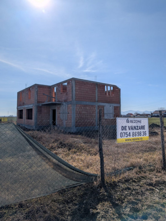 Duplex P+E+M, în construcție- 945 mp teren- Letea Veche